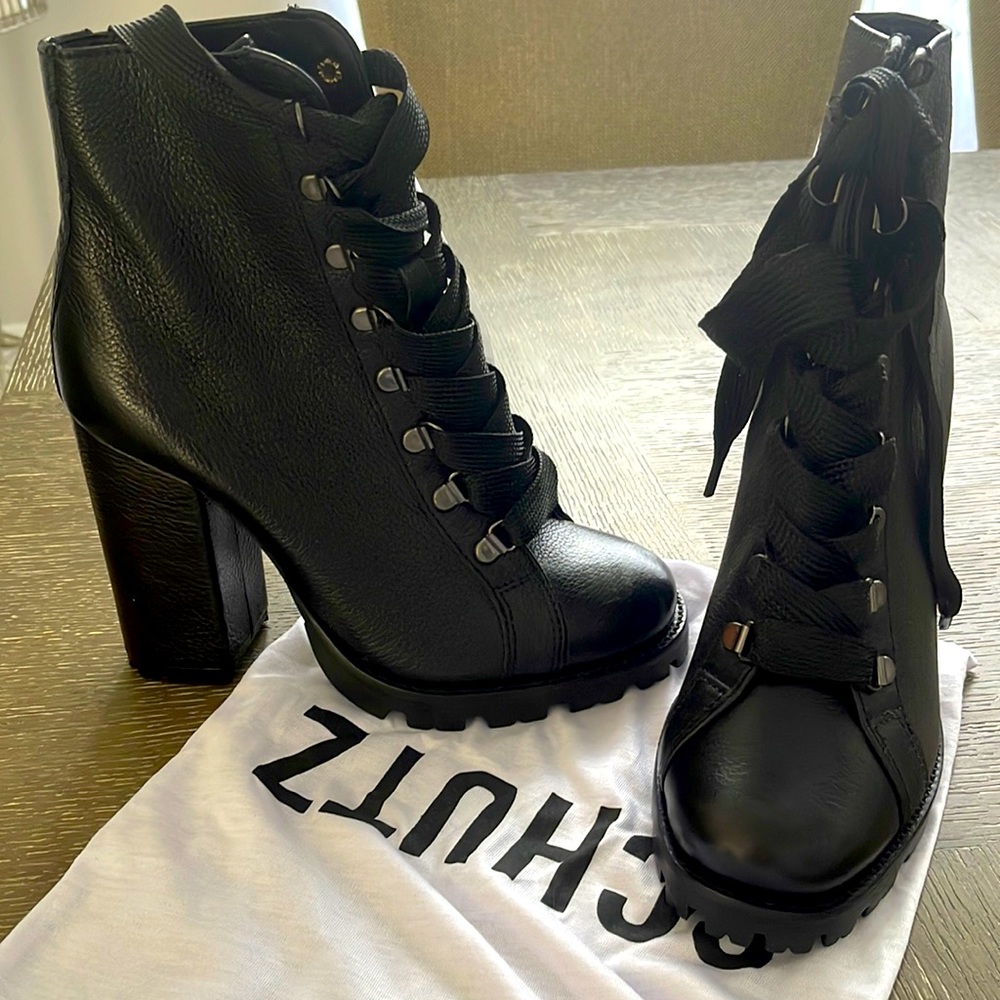 SCHUTZ Black Leather Lace-Up Block Heel Ankle Boots